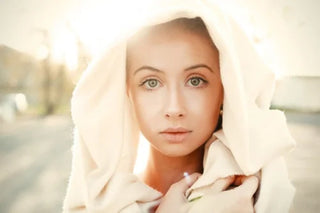 Airy Arches That Feel Like a Hug While Adding Subtle Lift and Enhancing Natural Face Shape
