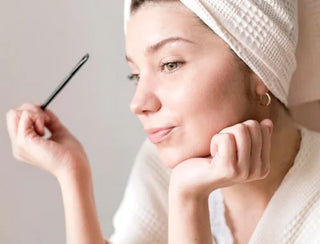 Minimalist Brow Tools That Work Efficiently While Enhancing Natural Shape Without Extra Fuss