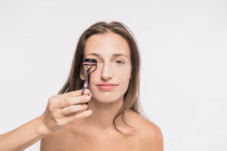 Heated Lash Curler Tricks That Give Lift and Definition While Keeping Your Look Soft and Natural