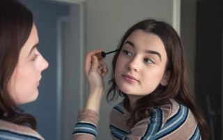 Vegan Eyeshadow and Brow Pairing Moves That Enhance Natural Eye Shape While Staying Airy