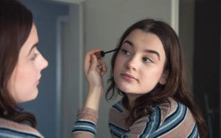 How Consumers Decide Between Tinted and Clear Brow Styling Products