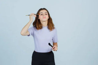 What to Consider Before Choosing a Brow Highlighter Pencil