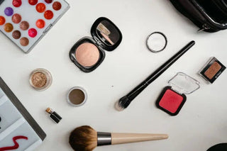 How to Choose Highlighter Pencils for Everyday Makeup