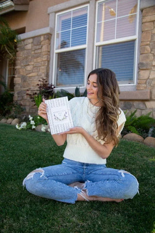 Chella Bella Feature: Riley Paige and Her New Book, "Mindfulness & Me"